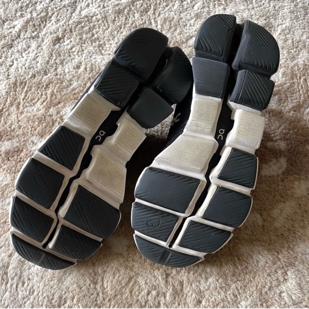 On Cloudflyer Road-Running Shoes Sneakers Black/ White Size 9 - Picture 9 of 15